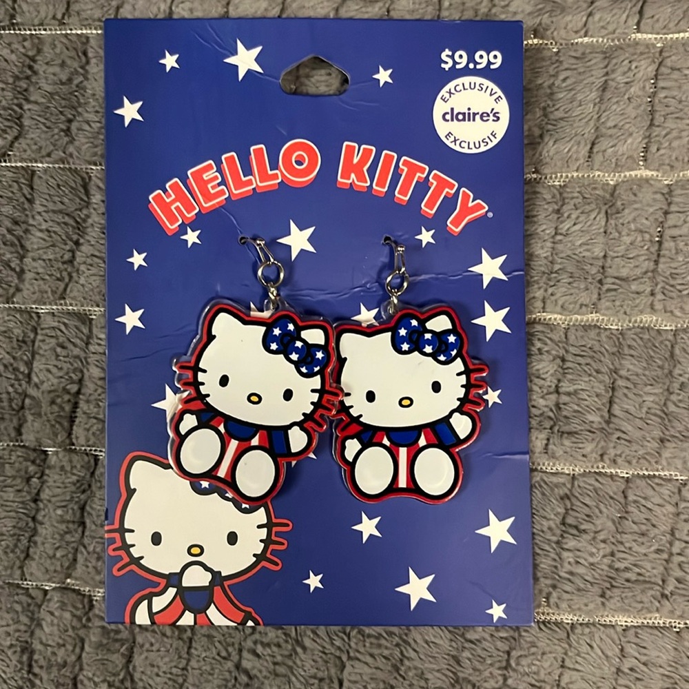 HELLO KITTY Dangly Earrings.